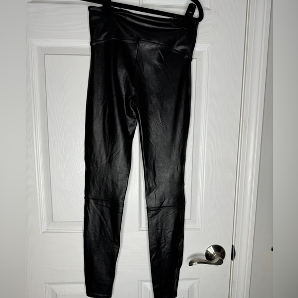 SPANX Faux Leather Hip Zip Leggings In Very Black Size Medium Compression Slim - Picture 6 of 12